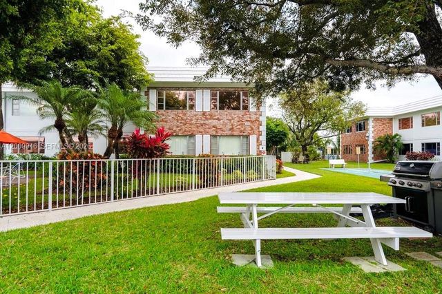 400 S Cypress Road 424, Pompano Beach, FL 33060