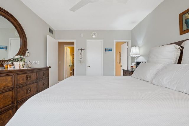 400 S Cypress Road 424, Pompano Beach, FL 33060