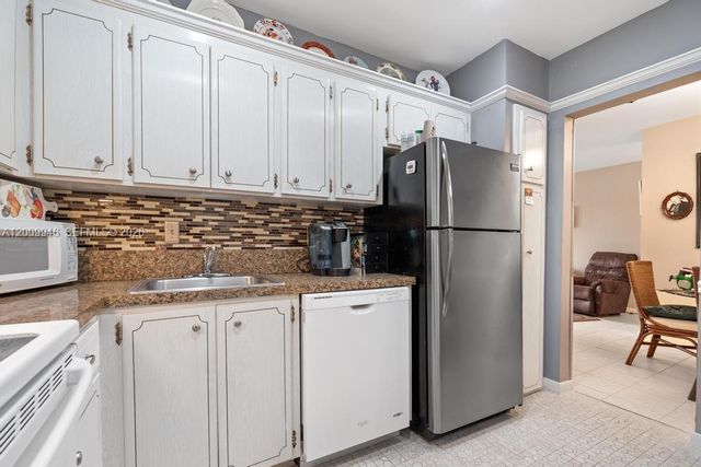 400 S Cypress Road 424, Pompano Beach, FL 33060