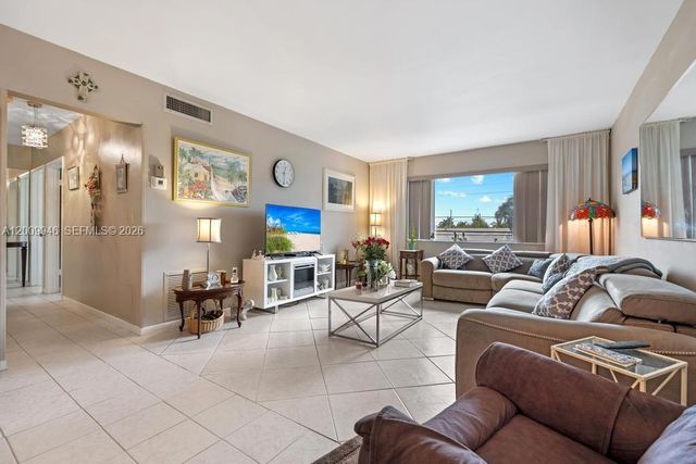 400 S Cypress Road 424, Pompano Beach, FL 33060