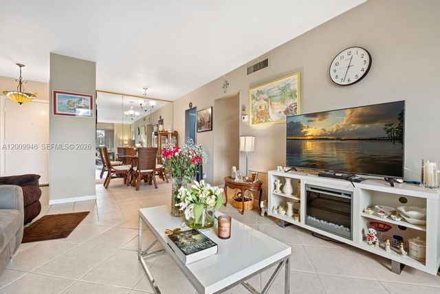 400 S Cypress Road 424, Pompano Beach, FL 33060