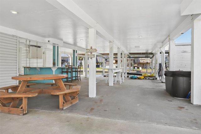 21834 Matagorda Drive, Galveston, TX 77554