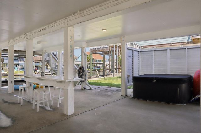 21834 Matagorda Drive, Galveston, TX 77554