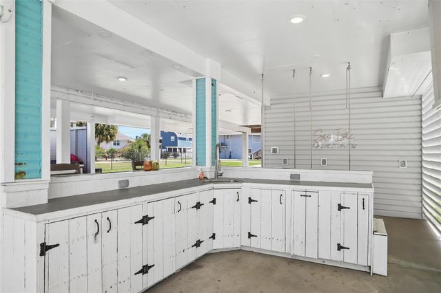 21834 Matagorda Drive, Galveston, TX 77554