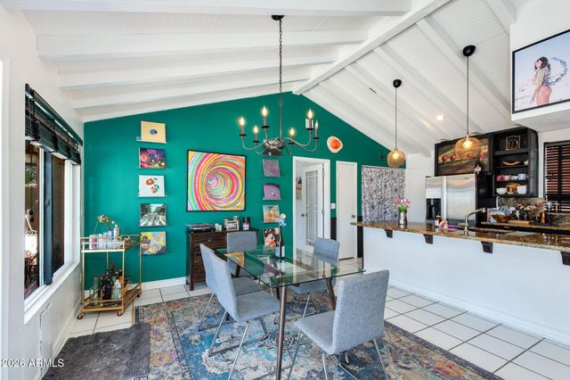 825 E PIUTE Avenue, Phoenix, AZ 85024