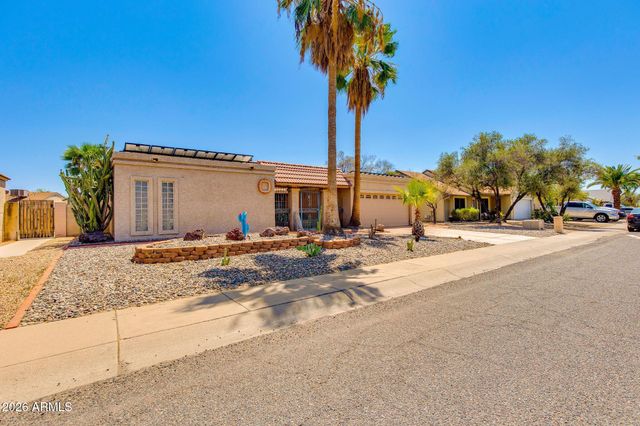 825 E PIUTE Avenue, Phoenix, AZ 85024
