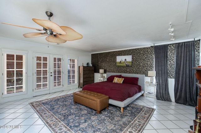 825 E PIUTE Avenue, Phoenix, AZ 85024