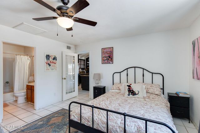 825 E PIUTE Avenue, Phoenix, AZ 85024