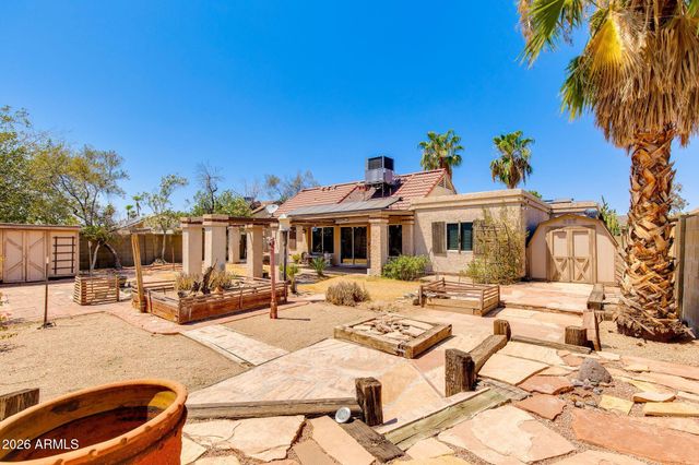 825 E PIUTE Avenue, Phoenix, AZ 85024