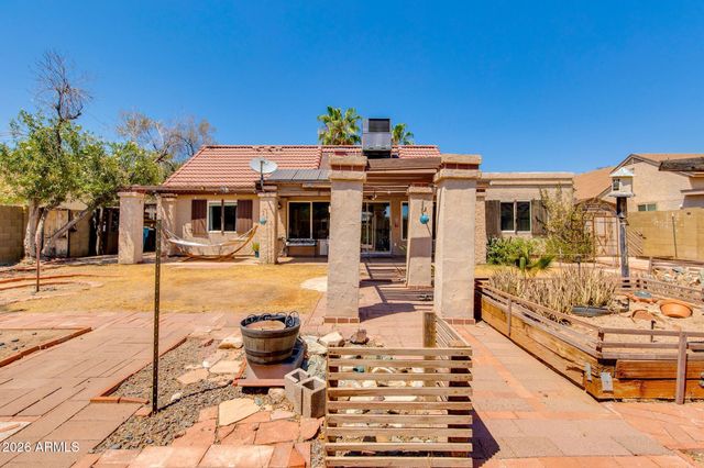 825 E PIUTE Avenue, Phoenix, AZ 85024
