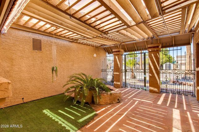 825 E PIUTE Avenue, Phoenix, AZ 85024
