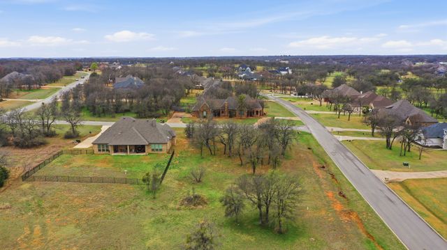 101 Lakeside Drive, Lipan, TX 76462