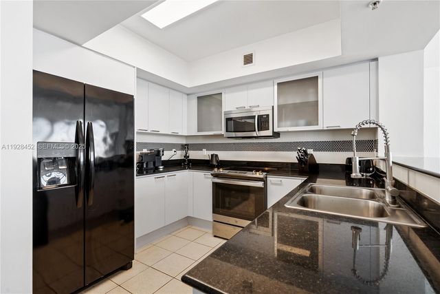 16699 Collins Ave 1507, Sunny Isles Beach, FL 33160