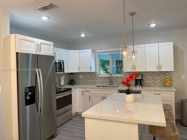 204 SW 19th Ave, Fort Lauderdale, FL 33312