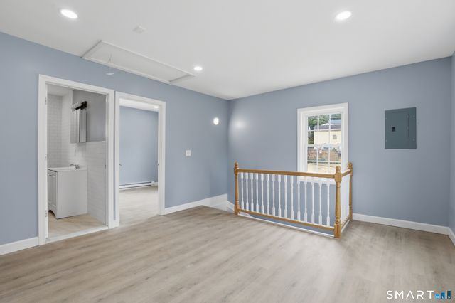 33 Congress Avenue, Waterbury, CT 06708