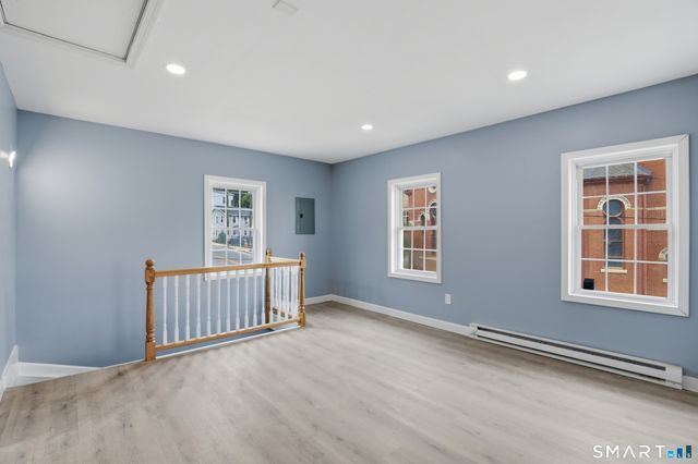 33 Congress Avenue, Waterbury, CT 06708