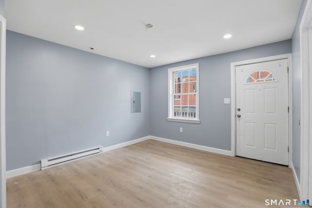 33 Congress Avenue, Waterbury, CT 06708