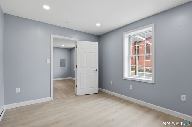 33 Congress Avenue, Waterbury, CT 06708