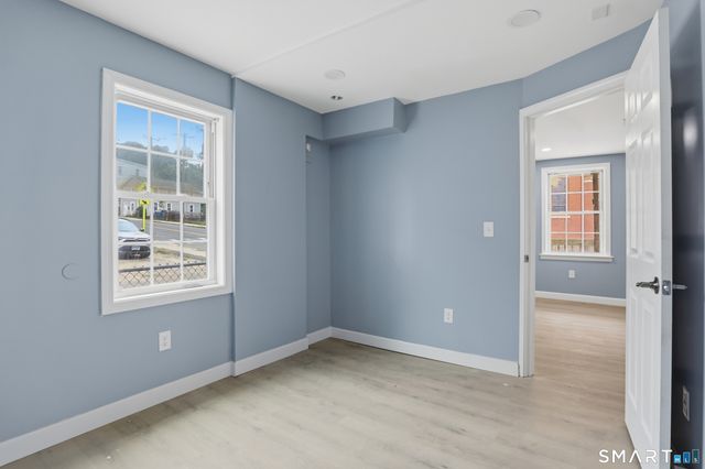 33 Congress Avenue, Waterbury, CT 06708