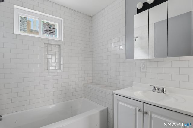 33 Congress Avenue, Waterbury, CT 06708