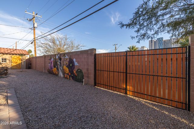 1801 N DAYTON Street, Phoenix, AZ 85006