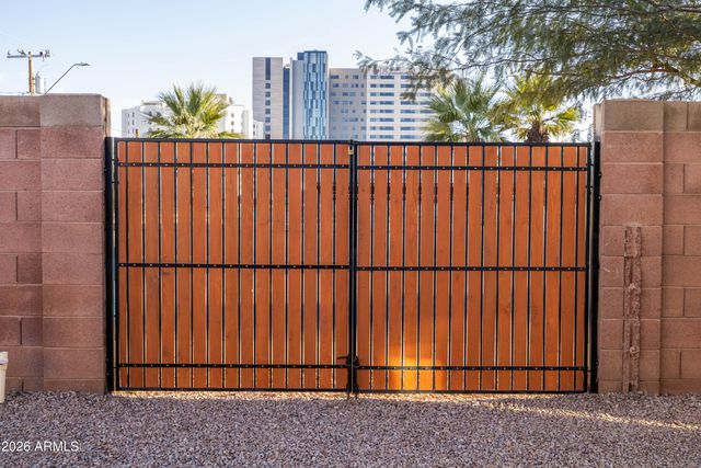 1801 N DAYTON Street, Phoenix, AZ 85006