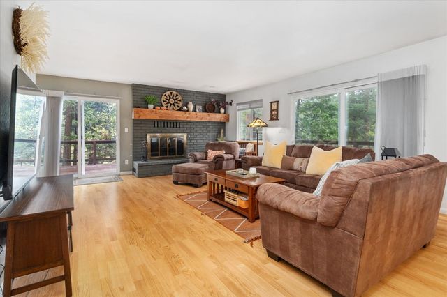 588 Blue Lake Springs Dr, Arnold, CA 95223