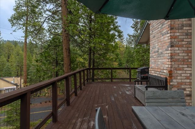 588 Blue Lake Springs Dr, Arnold, CA 95223