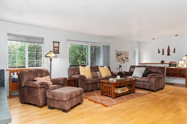 588 Blue Lake Springs Dr, Arnold, CA 95223