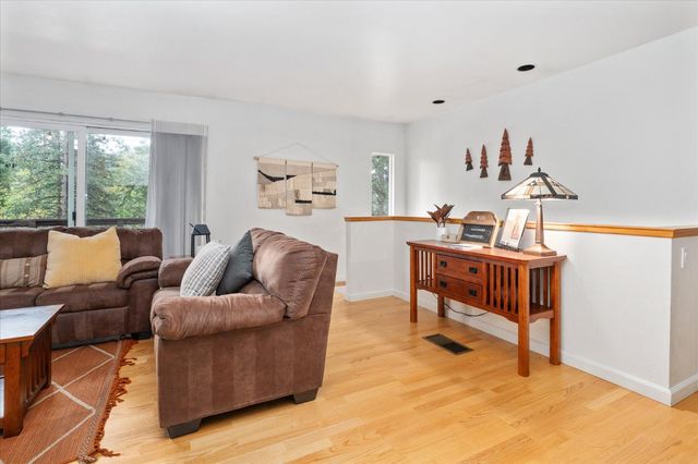 588 Blue Lake Springs Dr, Arnold, CA 95223