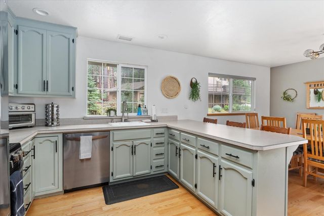 588 Blue Lake Springs Dr, Arnold, CA 95223