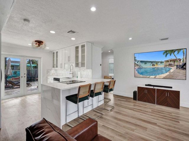 2750 NE 10th Avenue, Pompano Beach, FL 33064