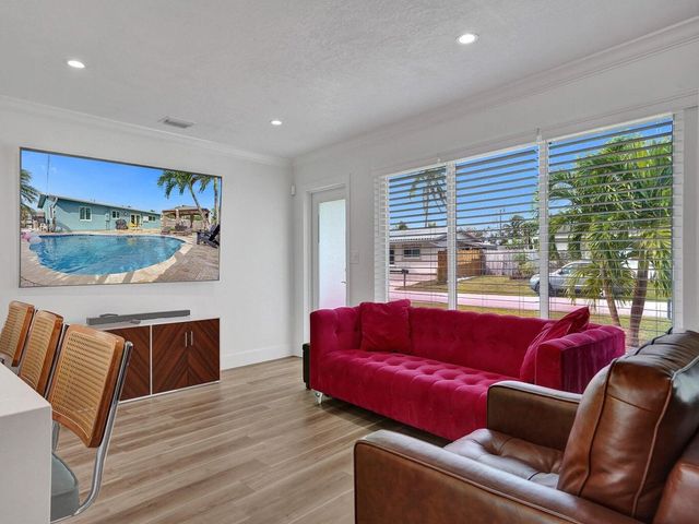 2750 NE 10th Avenue, Pompano Beach, FL 33064