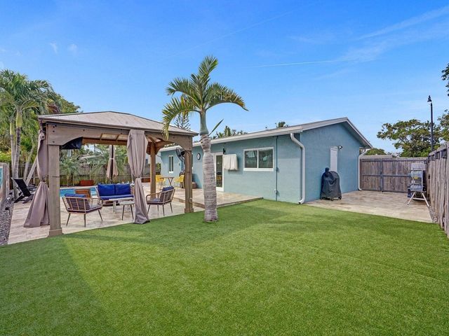 2750 NE 10th Avenue, Pompano Beach, FL 33064