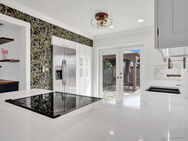 2750 NE 10th Avenue, Pompano Beach, FL 33064