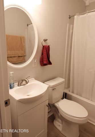 181 E Edison St, Alcoa, TN 37701