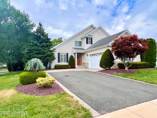 1 Hendrickson Court, Manalapan, NJ 07726