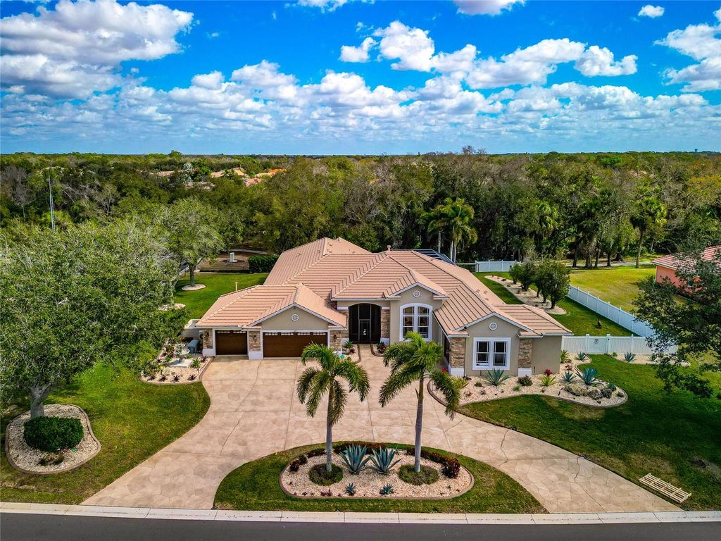 Image 2 of property listing at 405 PETREL TRAIL, Bradenton, FL 34212