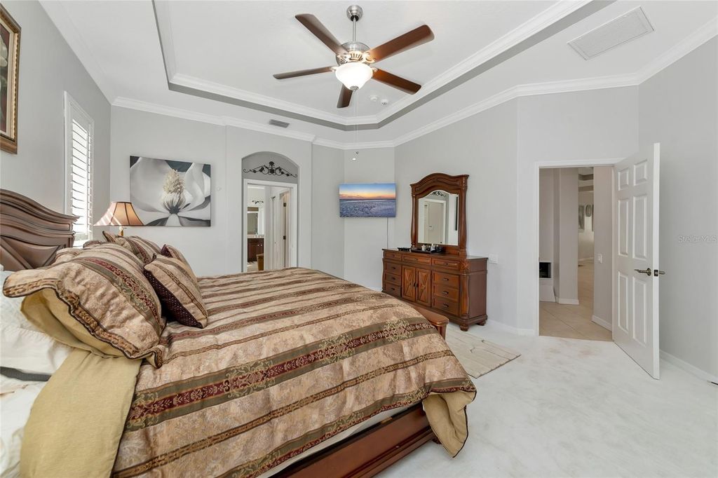Image 12 of property listing at 405 PETREL TRAIL, Bradenton, FL 34212