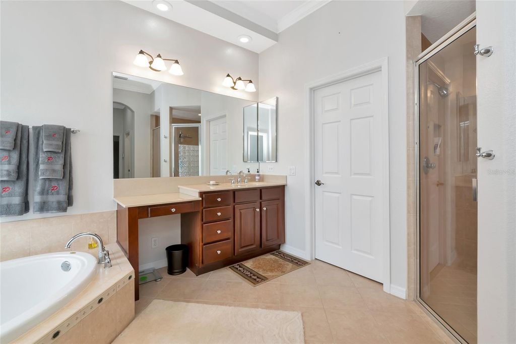 Image 14 of property listing at 405 PETREL TRAIL, Bradenton, FL 34212