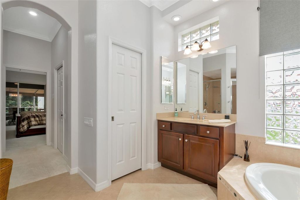 Image 17 of property listing at 405 PETREL TRAIL, Bradenton, FL 34212
