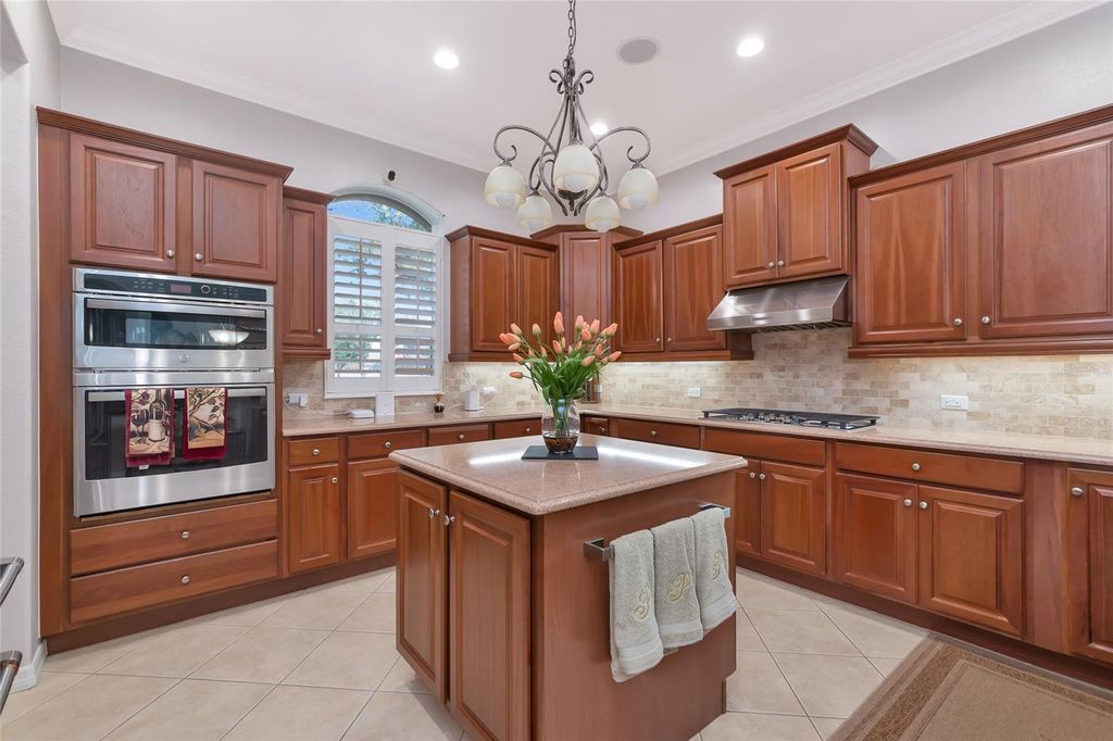 Image 28 of property listing at 405 PETREL TRAIL, Bradenton, FL 34212