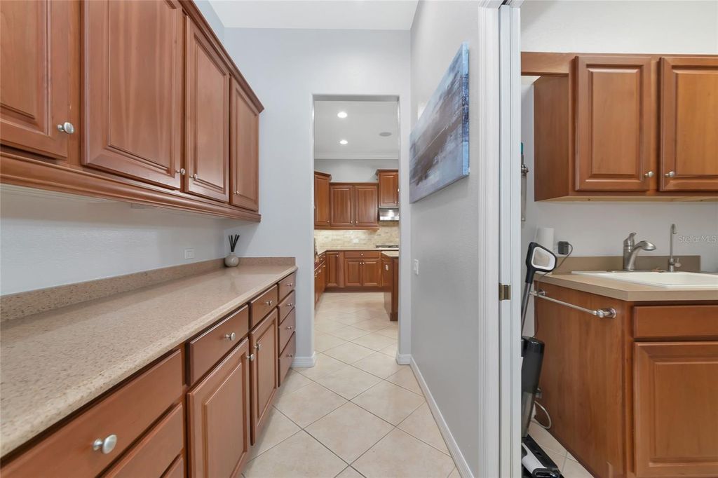 Image 43 of property listing at 405 PETREL TRAIL, Bradenton, FL 34212