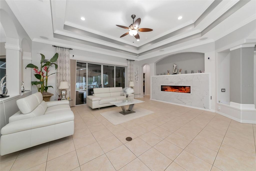 Image 6 of property listing at 405 PETREL TRAIL, Bradenton, FL 34212