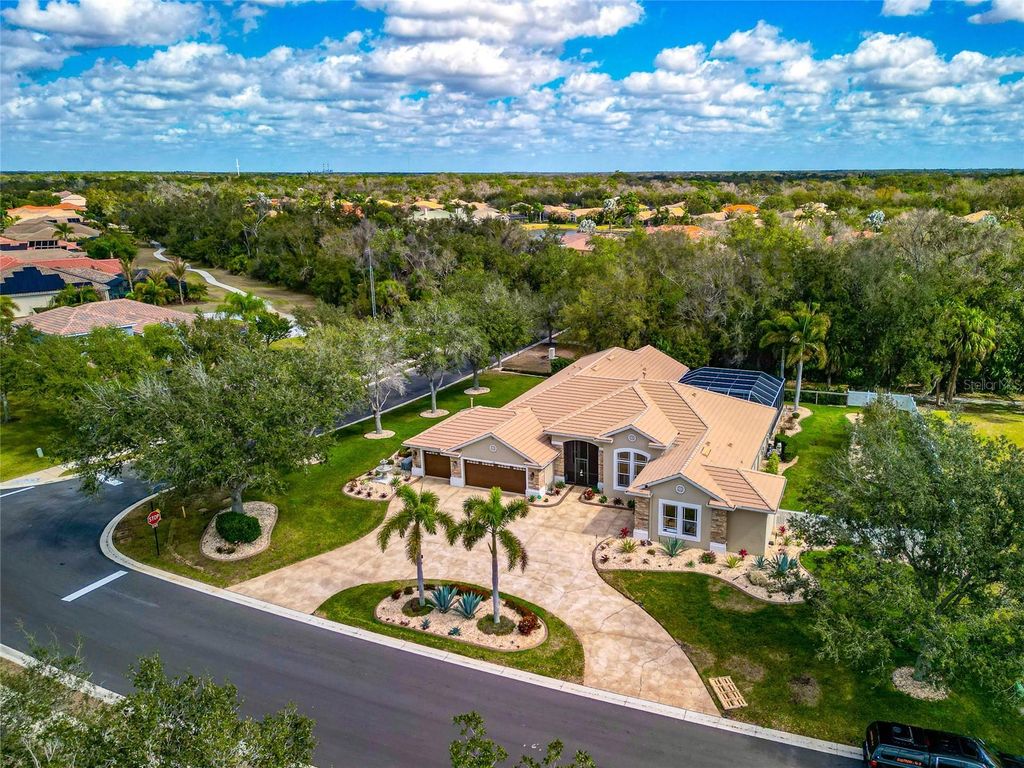 Image 52 of property listing at 405 PETREL TRAIL, Bradenton, FL 34212
