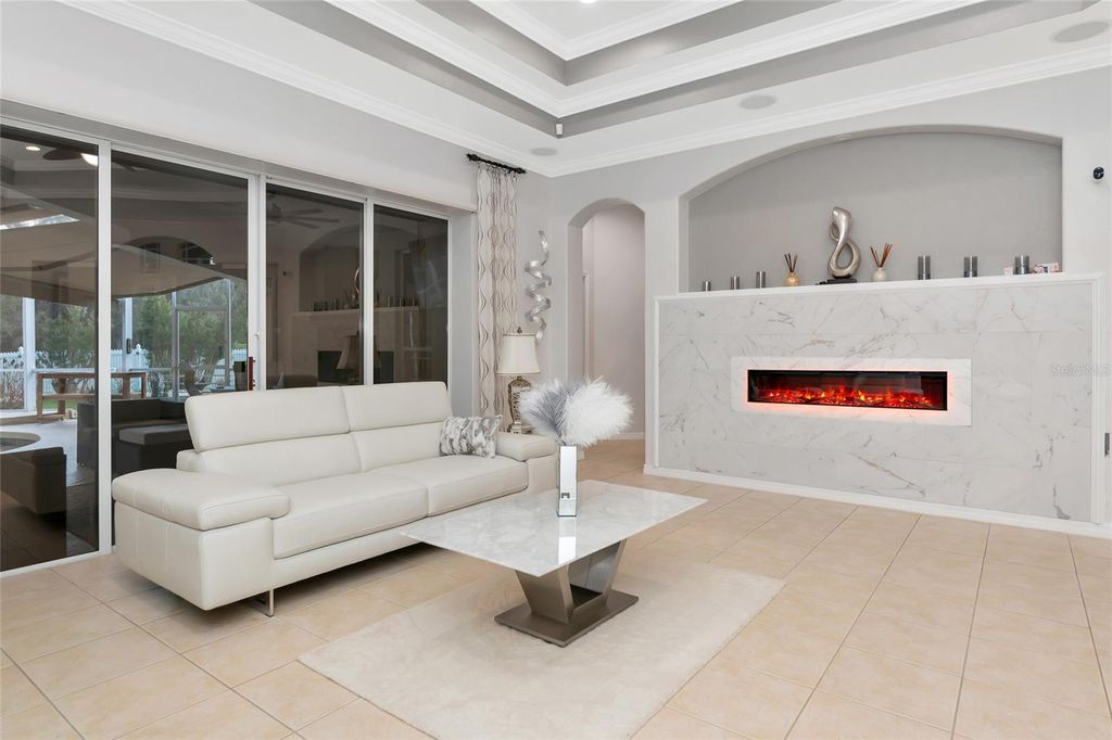 Image 7 of property listing at 405 PETREL TRAIL, Bradenton, FL 34212