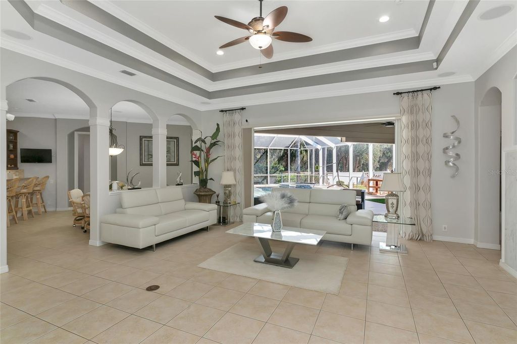 Image 8 of property listing at 405 PETREL TRAIL, Bradenton, FL 34212