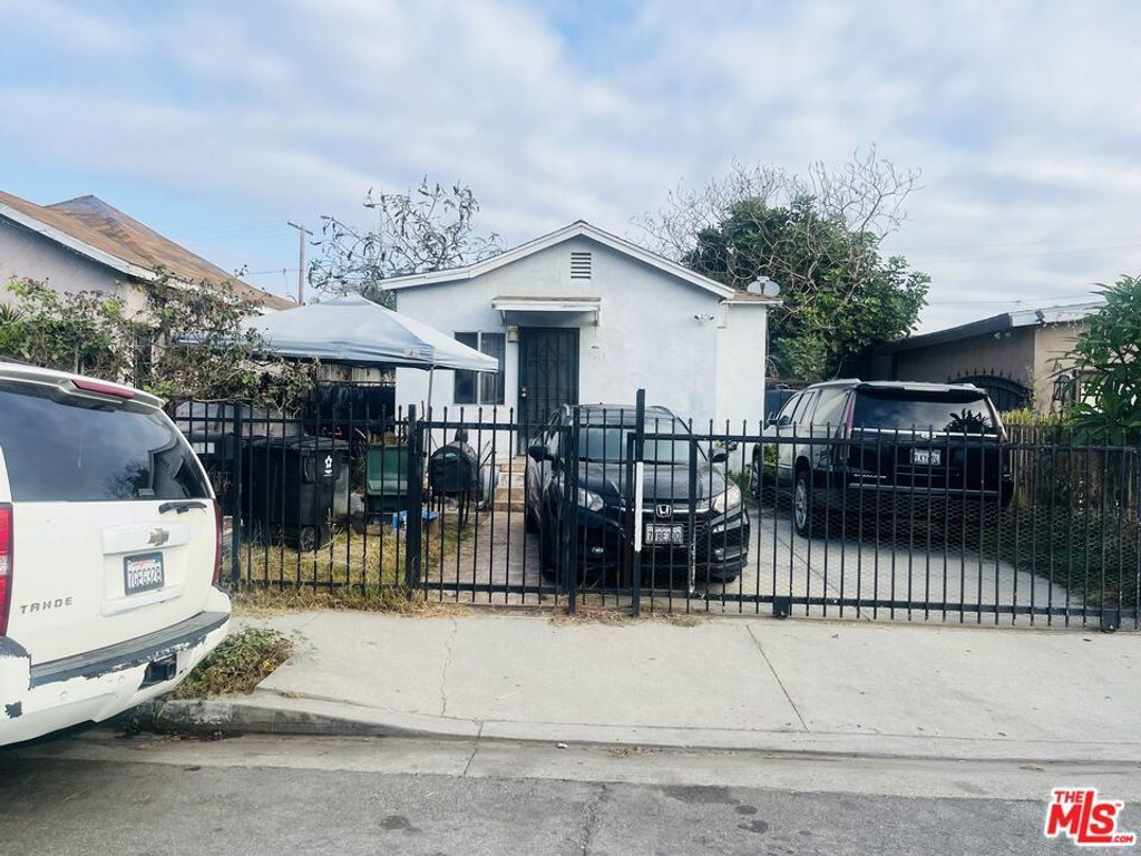 2441 E 114th Street, Los Angeles, CA 90059 — photo 2