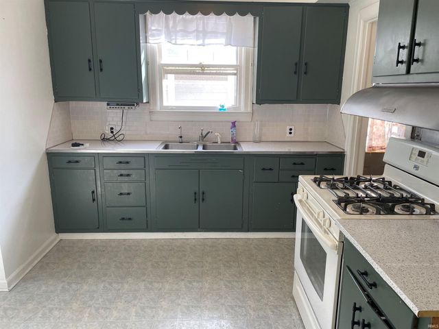 2010 Monroe Street, Laporte, IN 46350