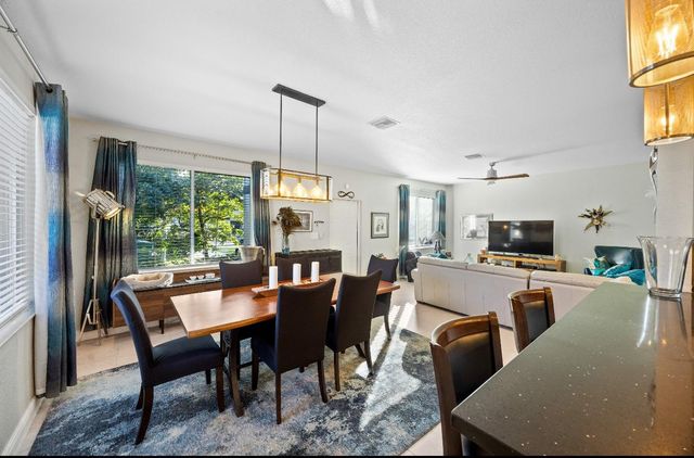 325 NE 34th St, Oakland Park, FL 33334